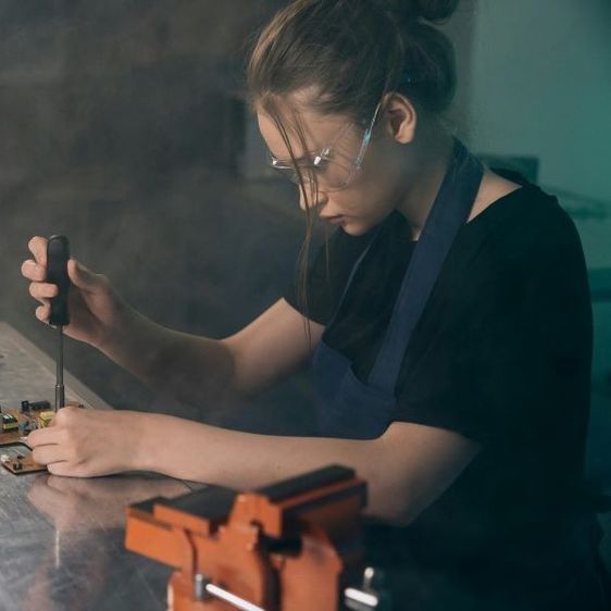 Mastering Eyewear PPE Compliance: Regulations, Practical Steps, and Case Studies