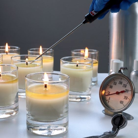 Hướng Dẫn Về Việc Đảm Bảo An Toàn và Tuân Thủ Cho Nến Tại Thị Trường Mỹ và Châu Âu